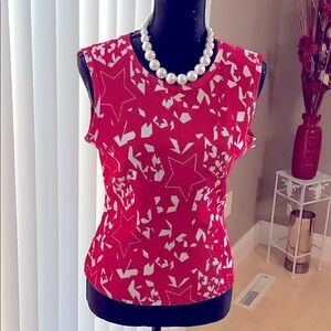 VICTORIA Essentials Sleeveless Blouse